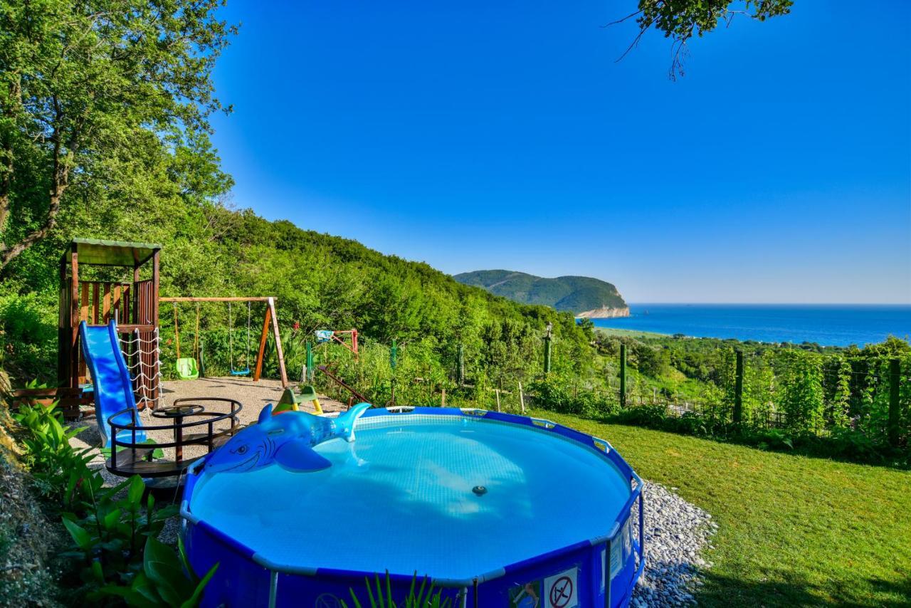 Pataki Studios Petrovac Ngoại thất bức ảnh