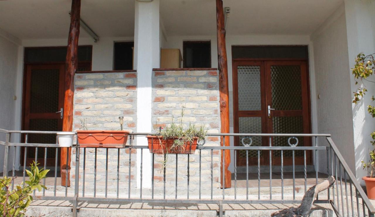 Pataki Studios Petrovac Ngoại thất bức ảnh