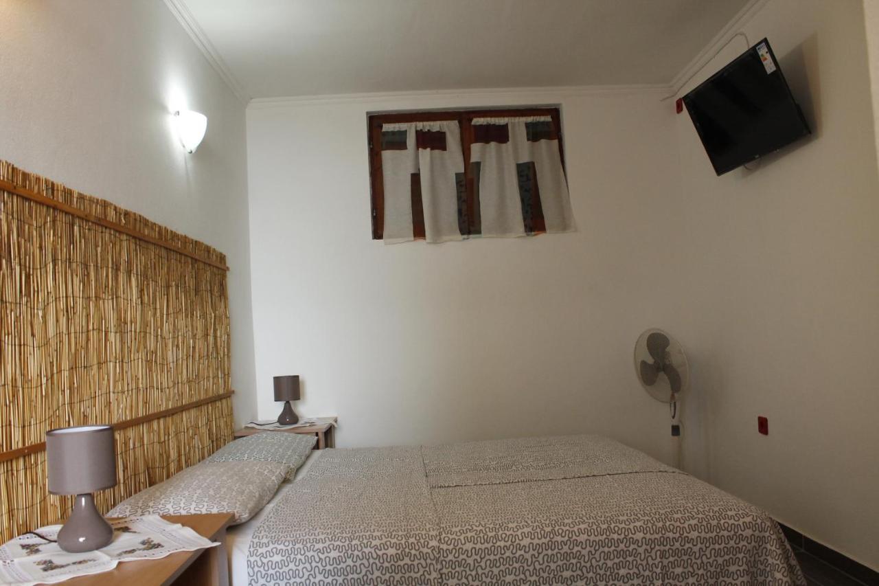 Pataki Studios Petrovac Ngoại thất bức ảnh